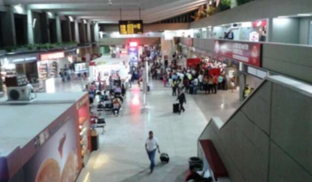 Ascensor del aeropuerto Alfonso Bonilla Aragón presentó falla técnica