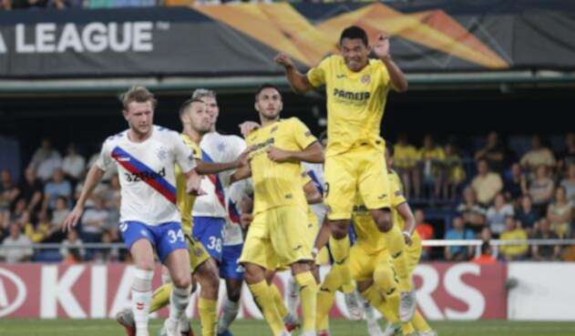 Carlos Bacca jugando la Europa League