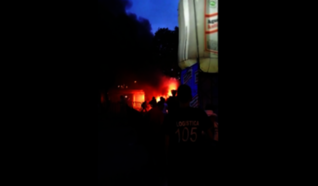 Incendio de carroza en Bucaramanga Incendio de carroza en Bucaramanga