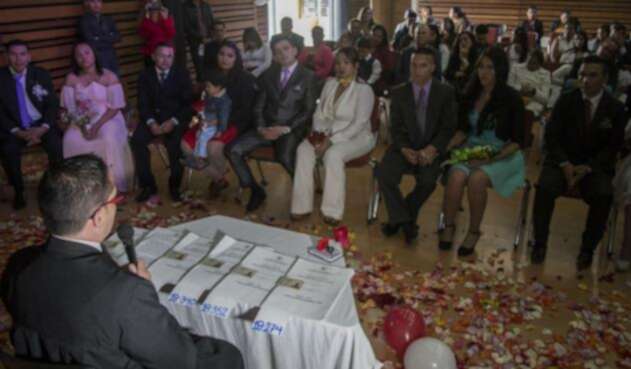 Casatón por la paz, una boda masiva muy especial