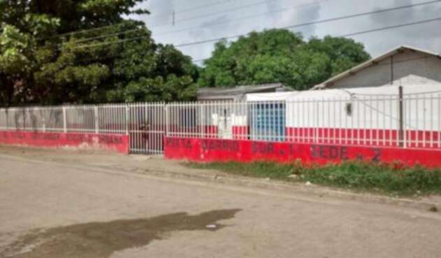 Doce estudiantes resultaron afectadas tras inhalar gases tóxicos en Bolívar Doce estudiantes resultaron afectadas tras inhalar gases tóxicos en Bolívar