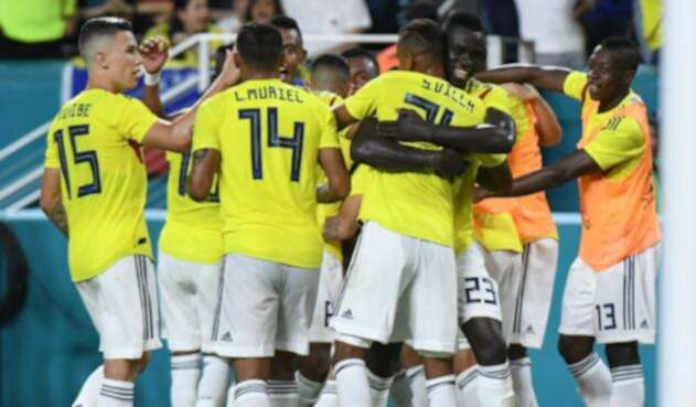 Selección Colombia en el juego ante Venezuela