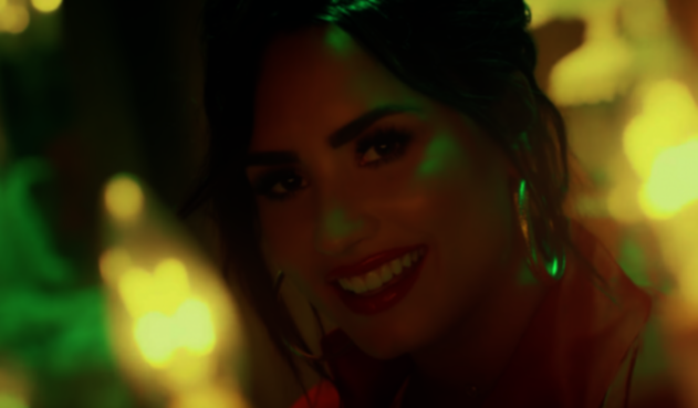 Demi Lovato en la canción ‘Échame la culpa’, interpretada junto a Luis Fonsi
