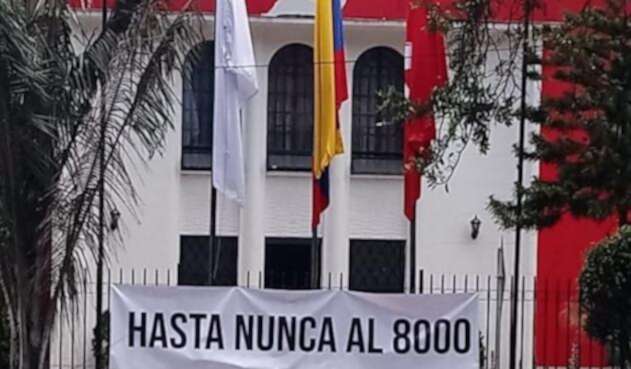 Pancarta ubicada en el Partido Liberal