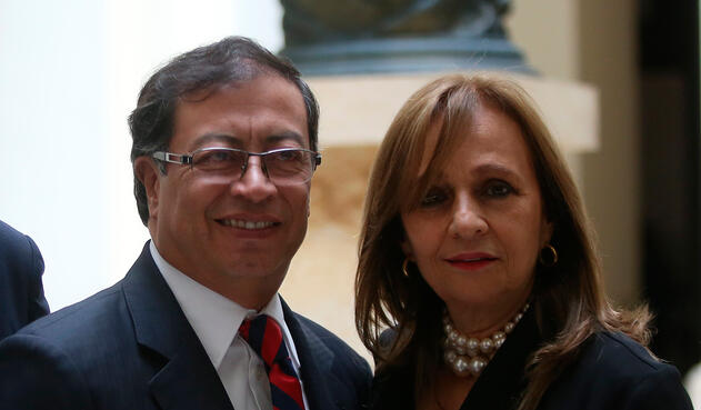 Gustavo Petro y Ángela Robledo, congresistas