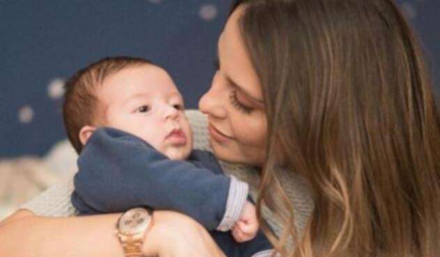 Así fue el bautizo del hijo de Laura Acuña