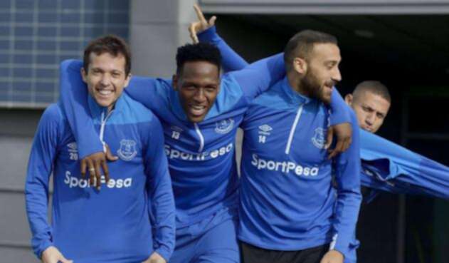 Yerry Mina a la espera de su debut con Everton