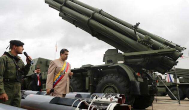 Nicolás Maduro, presidente de Venezuela, el 24 de junio de 2017 en Caracas junto a las Fuerzas Militares