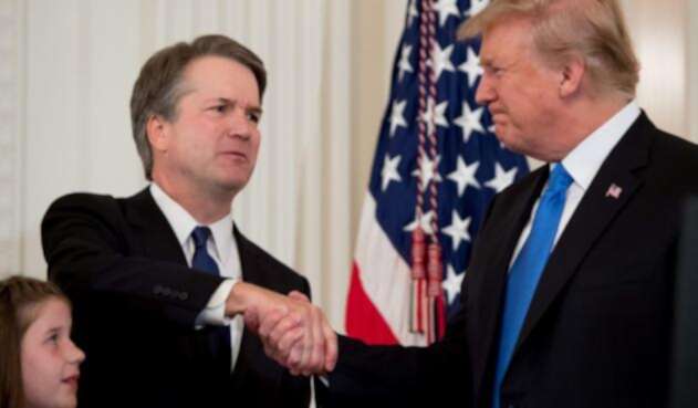 Brett Kavanaugh junto a Donald Trump.