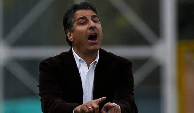 Santiago Escobar, técnico colombiano