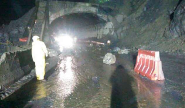 Trabajos para abrir la vía al Llano Trabajos para abrir la vía al Llano