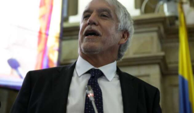 Enrique Peñalosa, alcalde de Bogotá, sería cobijado con la medida