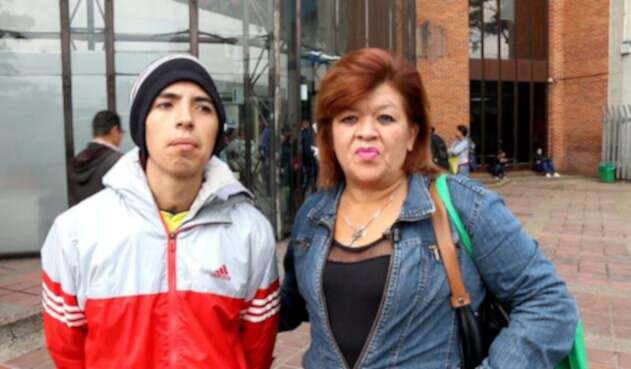El joven Harry Estiven Rodríguez y su tía