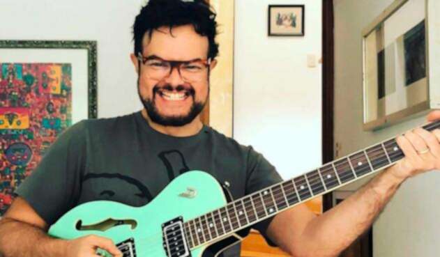 Aleks Syntek es acusado de acosar a un menor