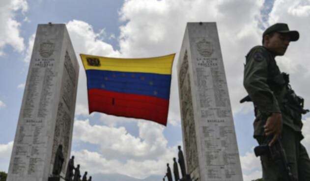 Bandera y militar en Venezuela