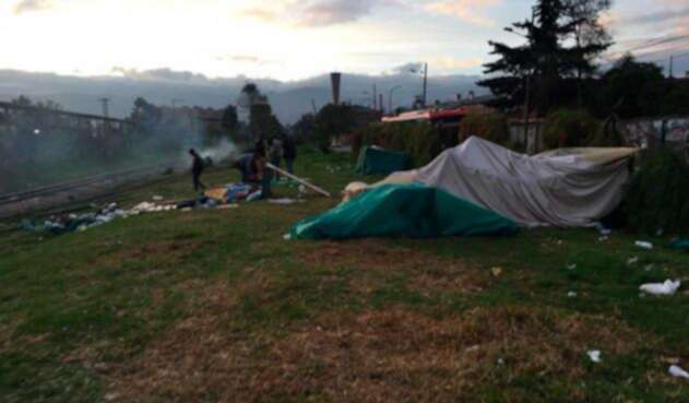 Campamento improvisado de venezolanos en Bogotá Campamento venezolanos en Bogotá