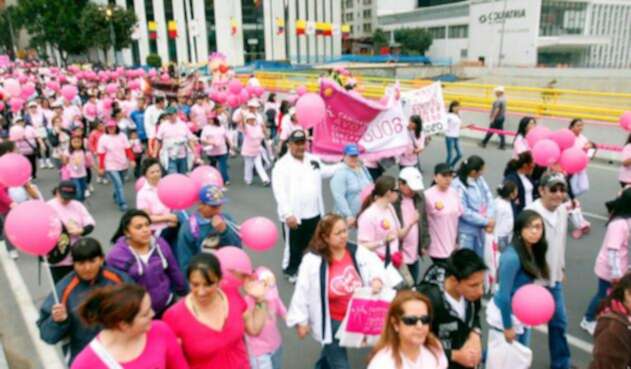Caminata contra el cáncer de mama en Bogotá Caminata contra el cáncer de mama en Bogotá
