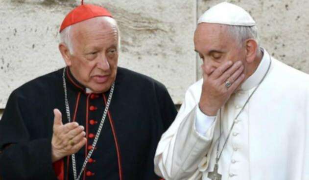 El cardenal Ezzati con el papa Francisco.