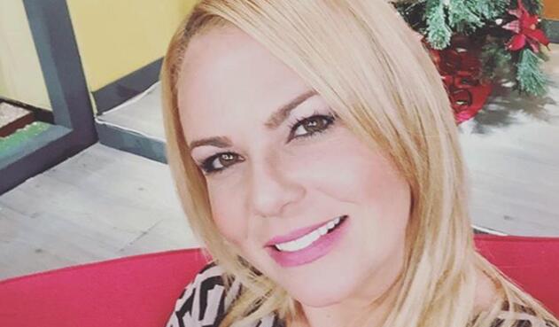 Juana Matilde era la artista del grupo de hermanas. Es la voz de la canción oficial de la novela.