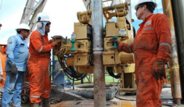 Producción de petróleo creció cerca del 4% en noviembre