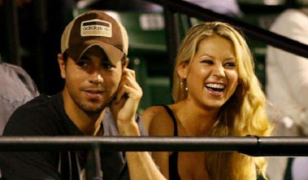 Enrique Iglesias y Anna Kúrnikova