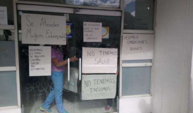 Médicos protestan en Esimed