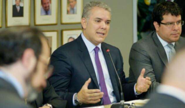 El presidente Iván Duque en reunión con centrales obreras.