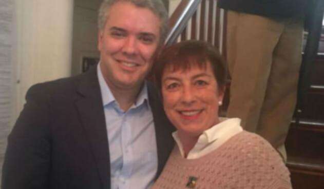 El presidente Iván Duque apareció así con Claudia Ortiz en redes sociales