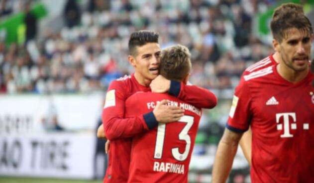 James Rodríguez celebra su gol con el Bayern ante el Wolfsburgo James Rodríguez celebra su gol con el Bayern ante el Wolfsburgo