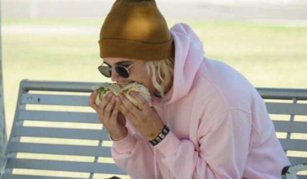 Broma de Justin Bieber comiendo burrito Broma de Justin Bieber comiendo burrito