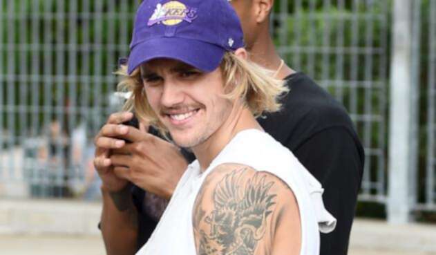 Foto de Justin Bieber con el cabello largo