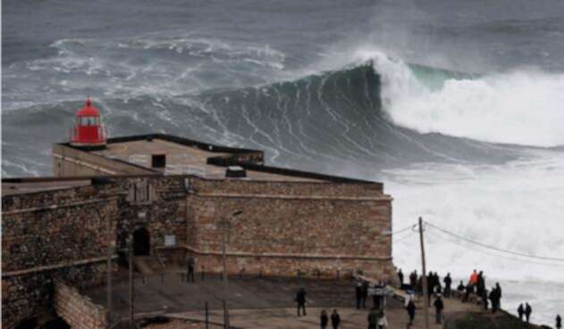 Olas en Portugal por Leslie