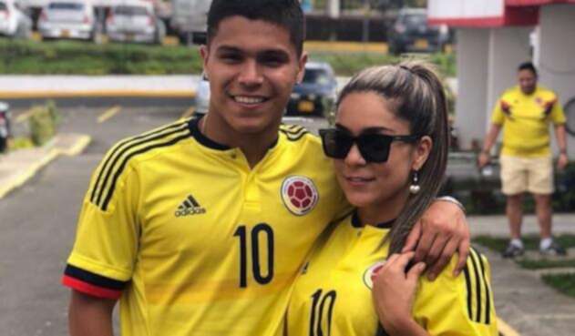 Cucho Hernández y su mamá