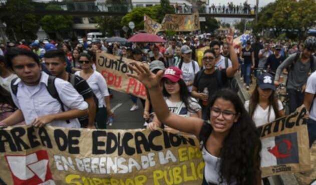 Marcha universitaria en Cali