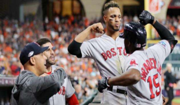 Los Medias Rojas de Boston vencieron 8x2 a los Astros de Houston.