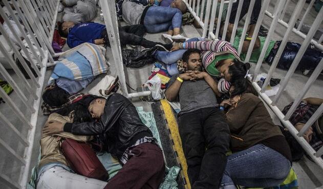 Migrantes venezolanos en Medellín Países latinoamericanos advierten sobre la crisis de venezolanos en la región.