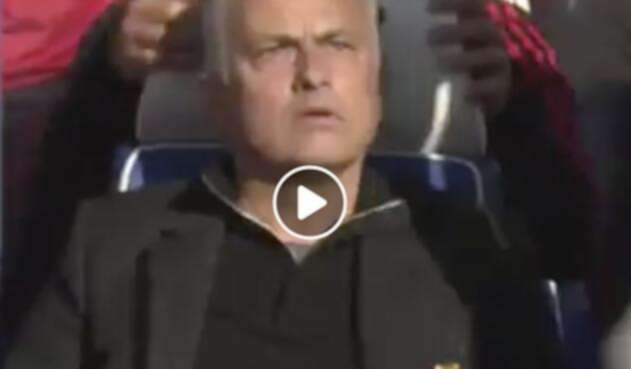José Mourinho, DT del United, enfurecido