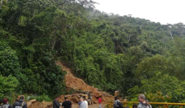 Derrumbe en San Luis que bloquea la Autopista Medellín-Bogotá