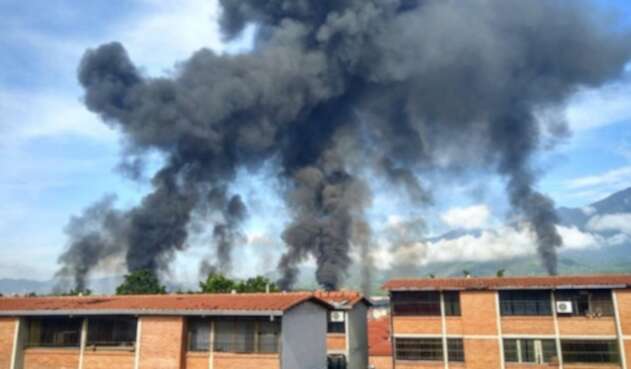 Incendio planta petrolera PDVSA