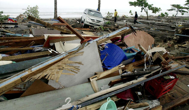 Terremoto y tsunami en las costas cercanas a Java, Indonesia.