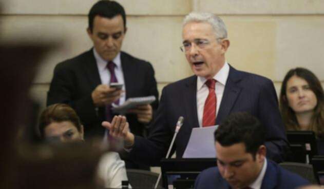 Álvaro Uribe Vélez El senador Álvaro Uribe Vélez.