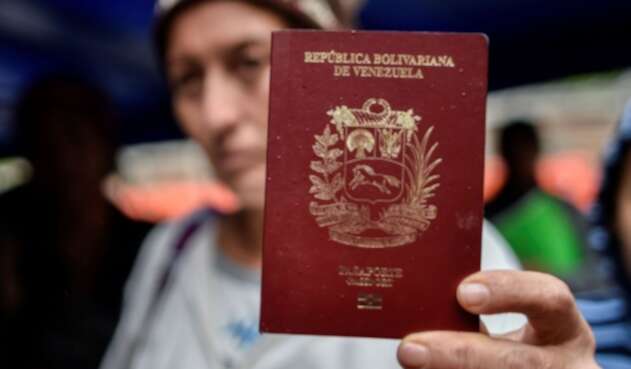 Venezolanos migración pasaporte