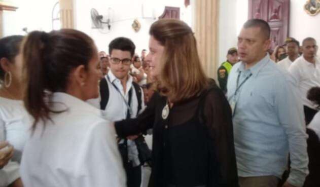 La vicepresidenta, Marta Lucia Ramírez viajó a Fundación al sepelio de Génesis.