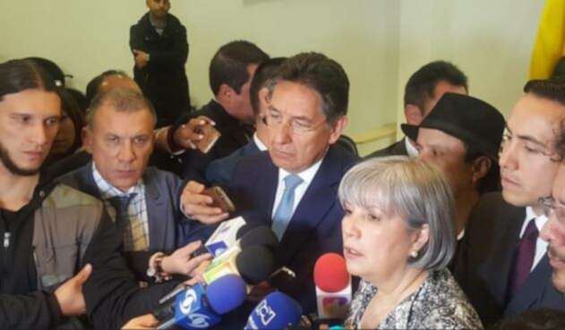 Fiscal Néstor Humberto Martínez y la presidenta de a JEP, Patricia Linares