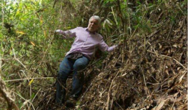 Enrique Peñalosa perdido en los cerros orientales Enrique Peñalosa perdido en los cerros orientales