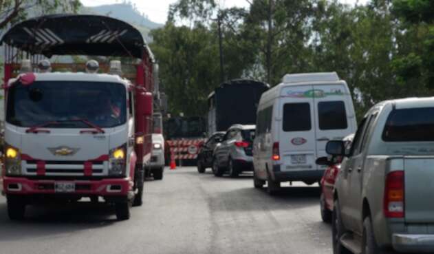 Transito congestionado Vía al Llano