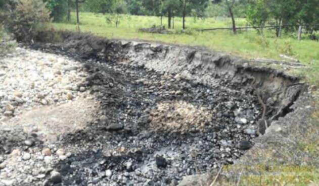 Nuevo atentado contra el oleoducto Caño Limón Coveñas en Cubará (Boyacá) Nuevo atentado contra el oleoducto Caño Limón Coveñas en Cubará (Boyacá)