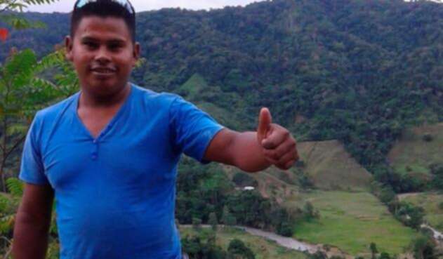 Luis Fernando Peñate Luis Fernando Peñate de 28 años de edad, desaparecido en Cáceres, Antioquia.