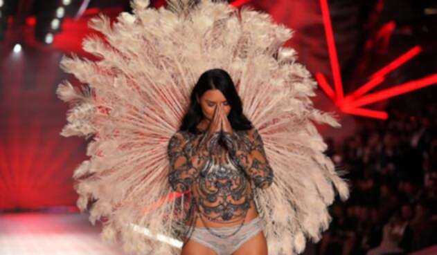 Adriana Lima se despide de Victoria's Secret