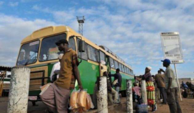 Foto referencial buses en Zimbabwe.